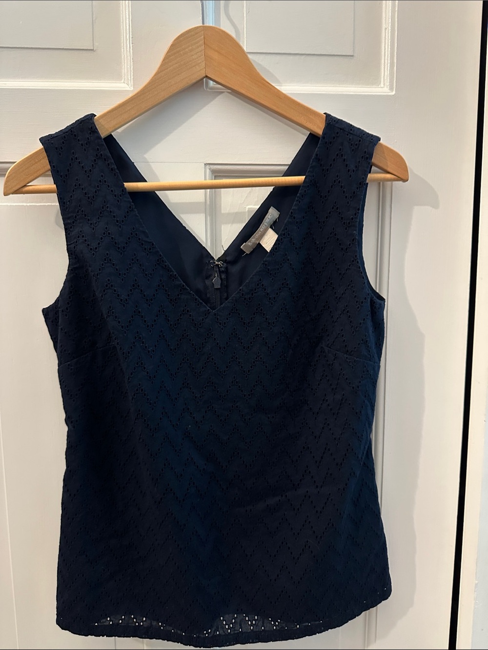 Banana Republic Navy I-let fully lined sleeveless top size 2